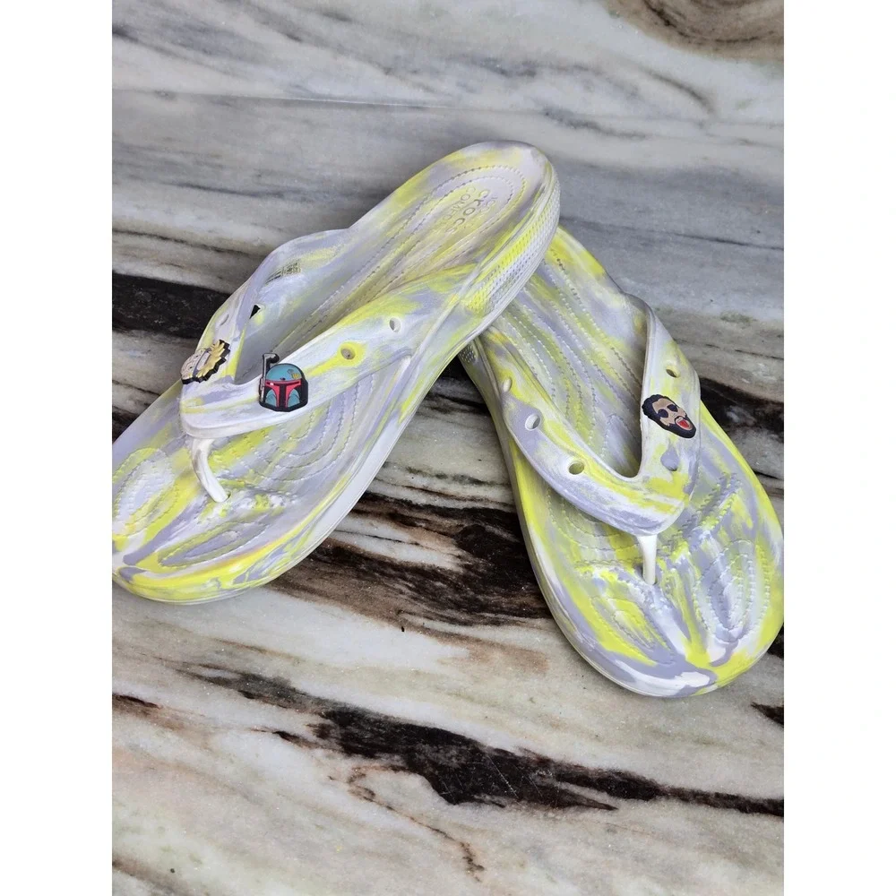 Crocs Mens 13 Yellow Grey Marble Flip‎ Flops Sandals Naruto Boba Fett Jibbitz
